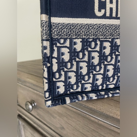 Christian Dior Book Tote Medium Size - Picture 5 of 14